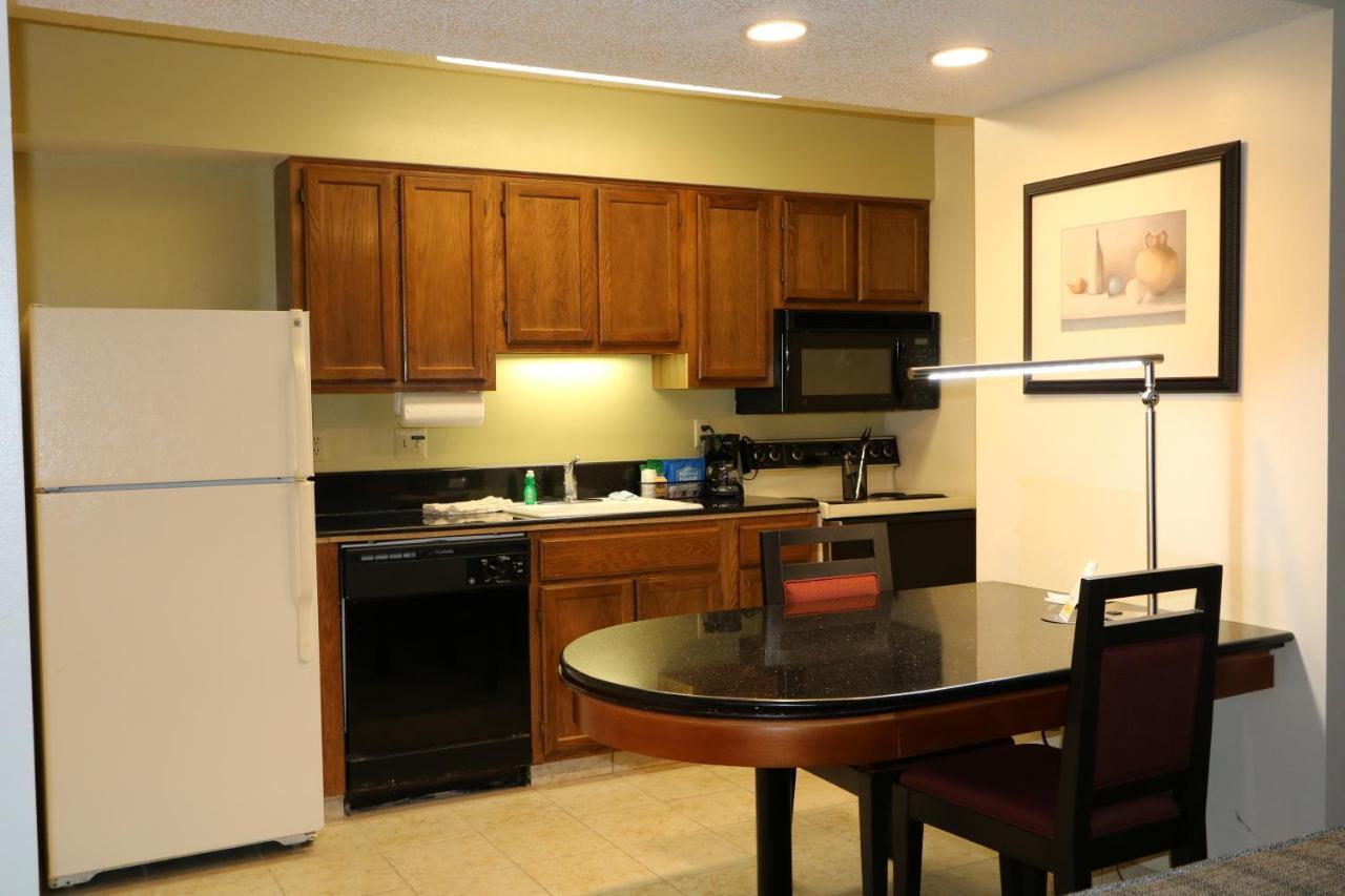 Fairbridge Inn & Suites - Akron Copley Township - West Zimmer foto